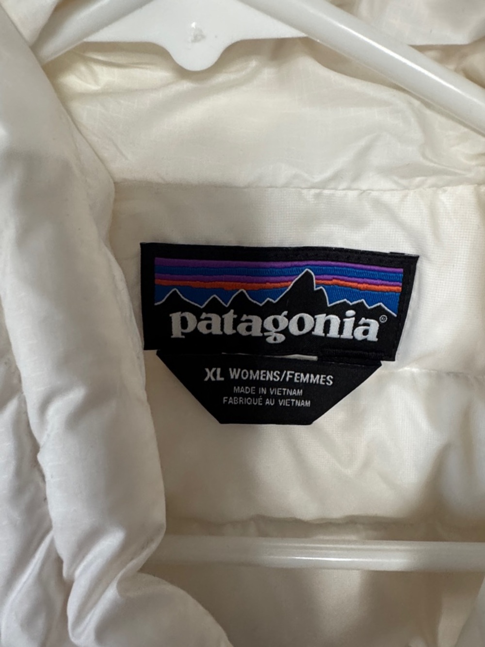 Patagonia Women's White Quilted Down Vest - Picture 3 of 4